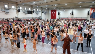 Çiğli'de Aerobik ve Dans Gecesi Coşkusu 
