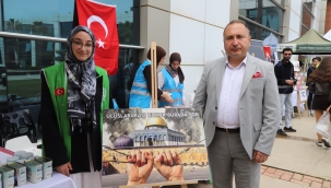 Filistin ve Doğu Türkistan'daki İnsani Durumlara Dikkat Çekmek Amacıyla İzmir Bakırçay Üniversitesi'nde 'Hayır Çarşısı' Düzenlendi