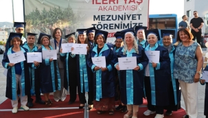 Hayatlarının İkinci Baharında Kep Atıp Mezun Oldular 