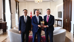 İzmir Eğitim Müfettişleri Başkanı Koray Aykurt'tan Disiplin Soruşturmalarına Işık Tutan Eser