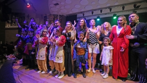 Karşıyaka'da halk dansları kursuna muhteşem final! 
