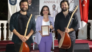 Nazım Hikmet'in Dizeleri Karabağlar' da Yankılandı 