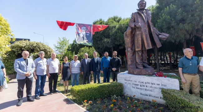 Nazım Hikmet Karşıyaka'da şiirleriyle anıldı