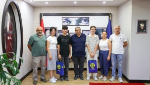 Başkan Vekili Benzer LGS şampiyonlarını ağırladı 