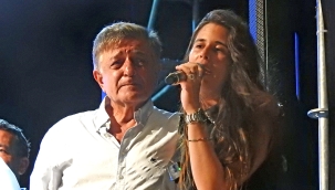 Ilıcaspor Kupasını Yılmaz Vural’ın Elinden Aldı: Efsane Hoca Gözyaşlarını Tutamadı 
